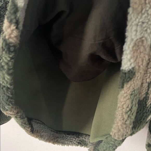 Lucky Brand Green Camouflage Sherpa 1/4 Zip Pullover hoodie  in Size M - Picture 5 of 15